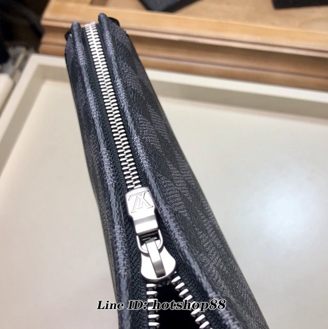 路易威登LV手包 M47544 LV黑格盥洗袋 Monogram帆布盥洗袋 LV黑格男士手拿包 收納袋 xxlv1974